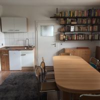Aufentaltsraum mit Küchenzeile Ferienwohnung